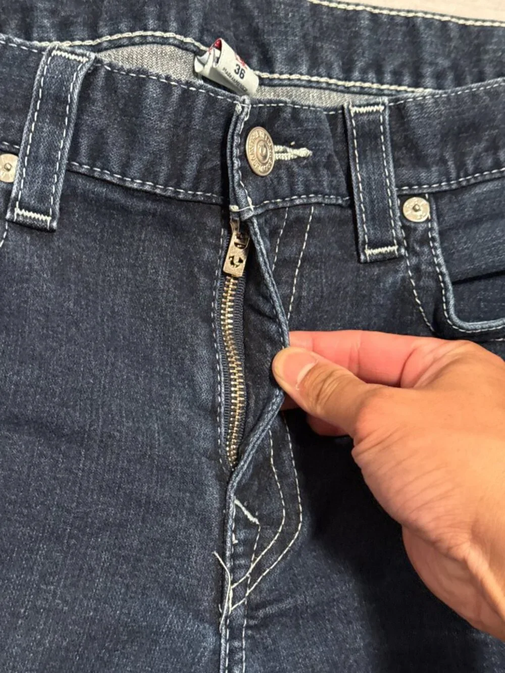 True Religion Slim Straight Mens Jeans Size 36 RN#112790 CA# 57414